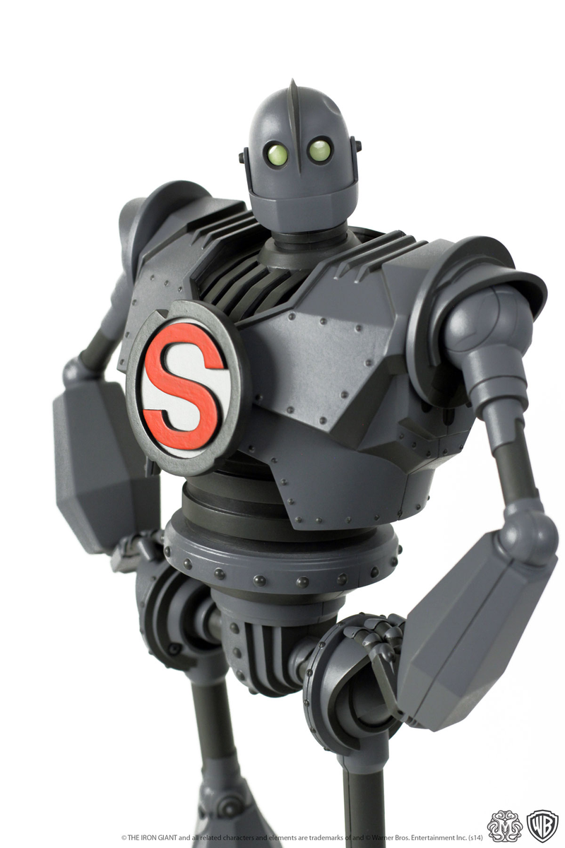 Illustration for article titled Watch Brad Bird Play With Mondo's Iron Giant Figure And Try Not To Cry